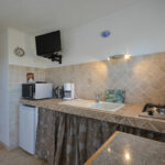 Chez Monique & Sa Fille à Bédoin - Chambre Twin Bleue avec kitchenette