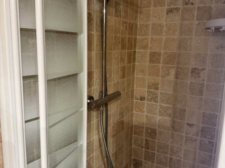 Chez Monique & Sa Fille à Bédoin - Chambre Bleue