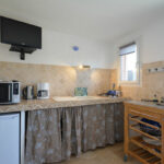 Chez Monique & Sa Fille à Bédoin - Chambre Twin Bleue avec kitchenette