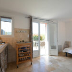 Chez Monique & Sa Fille à Bédoin - Chambre Twin Bleue avec kitchenette