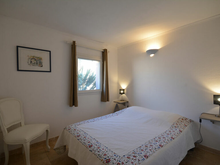 Chez Monique & Sa Fille à Bédoin - Chambre Twin Bleue avec kitchenette