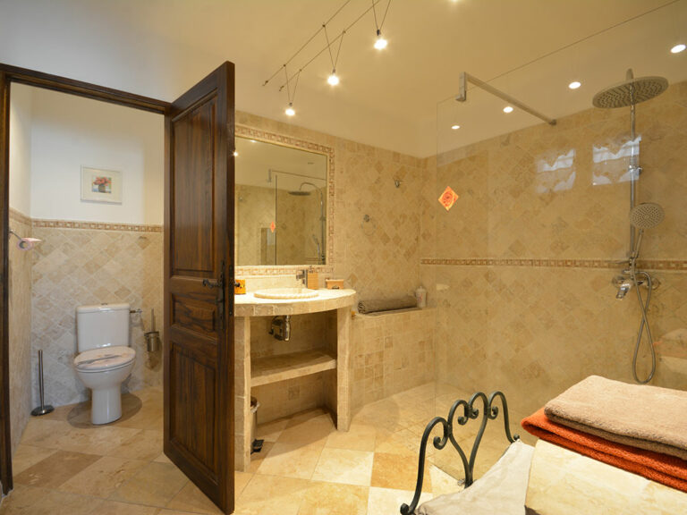 Chez Monique & Sa Fille à Bédoin - Chambre Saumon